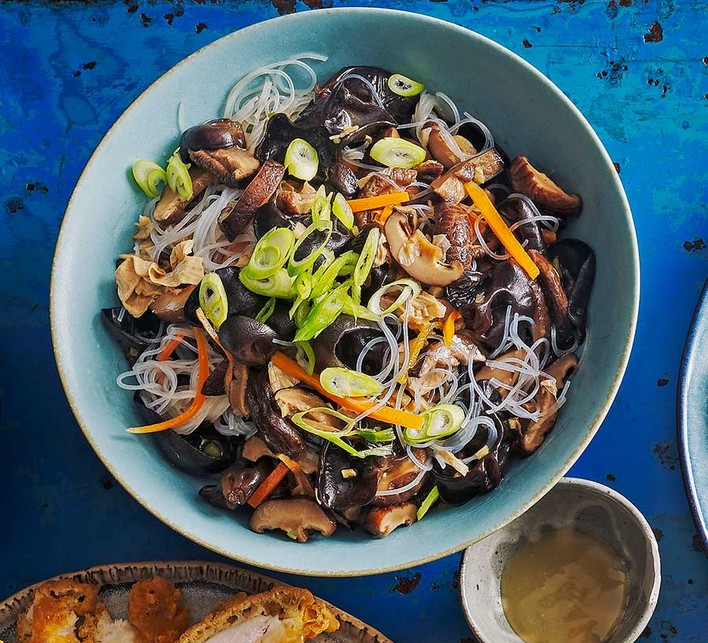 One-pot glass noodles & braised Chinese mushrooms