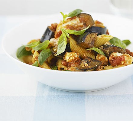 Aubergine & goat's cheese pasta