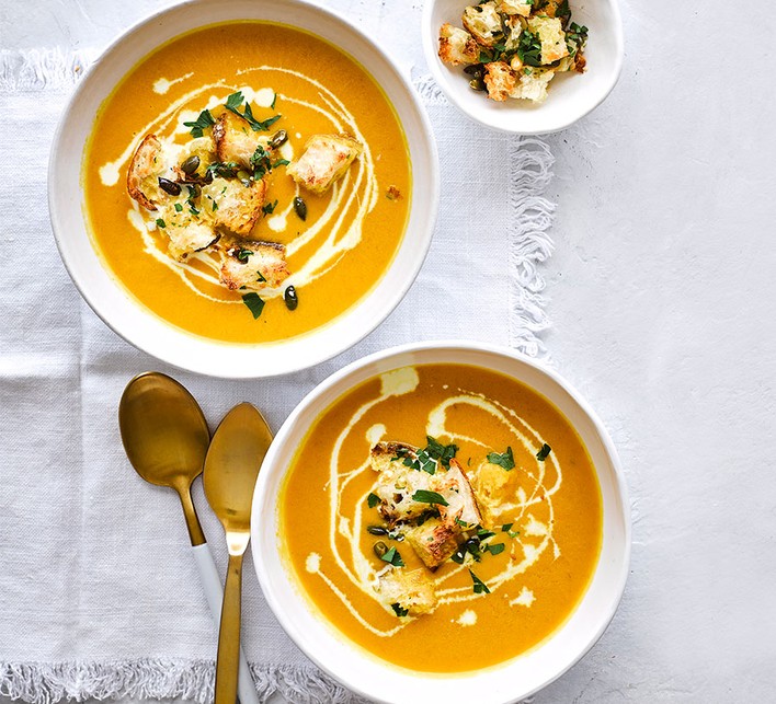 Creamy carrot soup